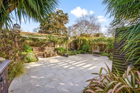 Nutley Crescent, 97-004.JPG