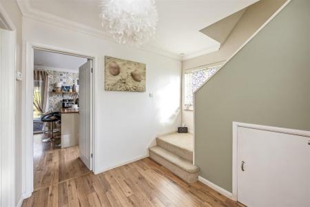 Nutley Crescent, 97-011.JPG