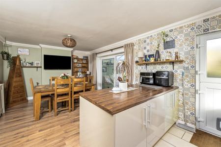 Nutley Crescent, 97-016.JPG