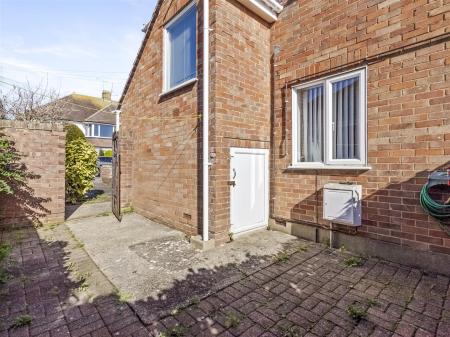 16 Chesham Close-009.JPG