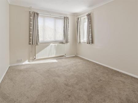 16 Chesham Close-005.JPG