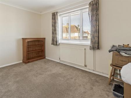 16 Chesham Close-006.JPG