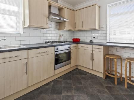 16 Chesham Close-007.JPG