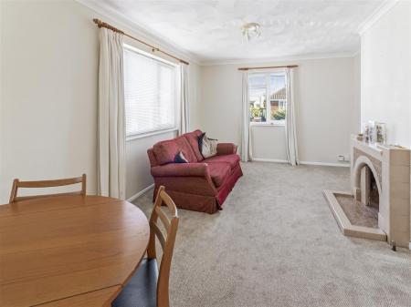 16 Chesham Close-001.JPG