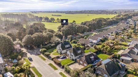 Bodiam Avenue 3-020logo.jpg