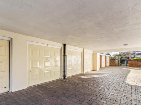 4 Shrewsbury Court-014.JPG