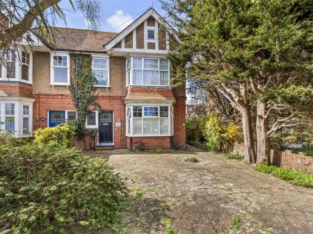 Flat 2, 59a Downview Road Worthing, West Sussex, B