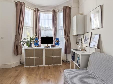 68, Richmond Road Worthing, BN11 4AF-011.JPG