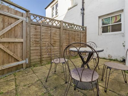 68, Richmond Road Worthing, BN11 4AF-014.JPG