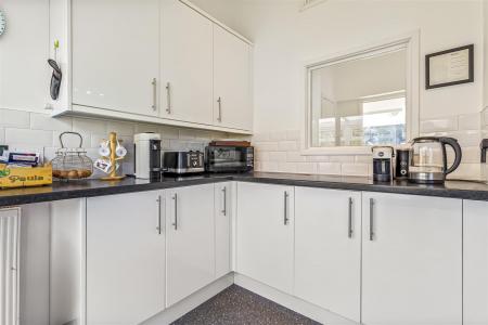 45 Fernhurst Drive-022.JPG