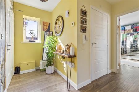 3 Gresley Court-004.JPG