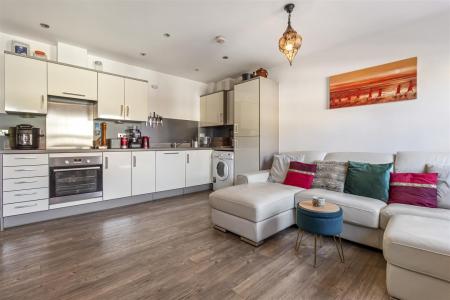 3 Gresley Court-007.JPG