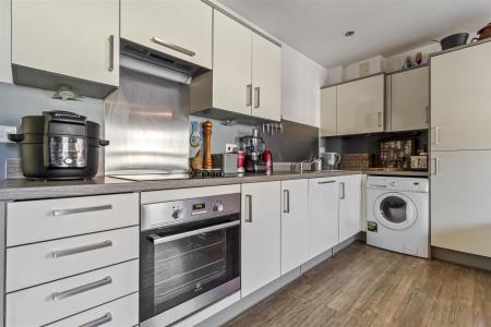 3 Gresley Court-006.JPG