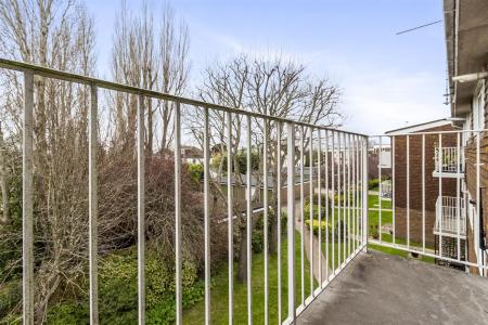 41 Dorchester Gardens-010.JPG