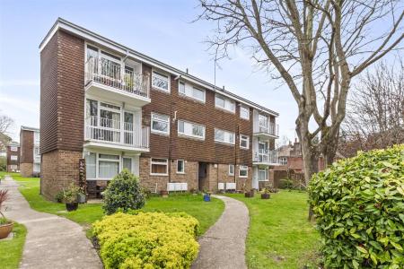 41 Dorchester Gardens-003.JPG