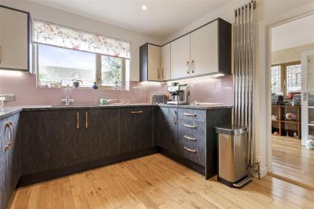 27 Withdean Avenue-007.JPG