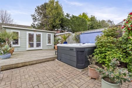 27 Withdean Avenue-012.JPG