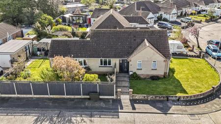 8 Rothesay Close 004.JPG