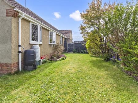 8 Rothesay Close-018.JPG
