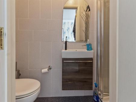8 Rothesay Close-011.JPG