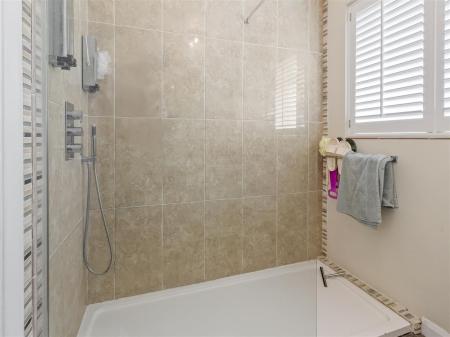 8 Rothesay Close-009.JPG