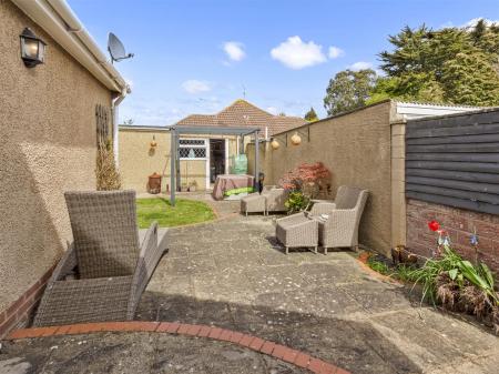 8 Rothesay Close-016.JPG