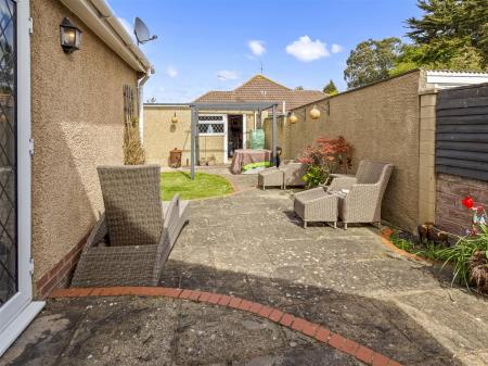 8 Rothesay Close-015.JPG