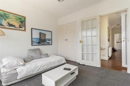 66 Adur Avenue-002.JPG
