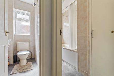 66 Adur Avenue-006.JPG