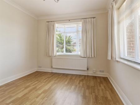 9 Sandown Avenue-005.JPG