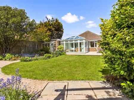 9 Sandown Avenue-013.JPG
