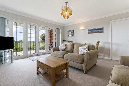 4 Cowdray Court-014.JPG