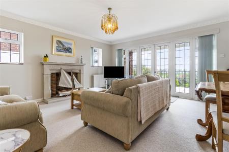 4 Cowdray Court-013.JPG