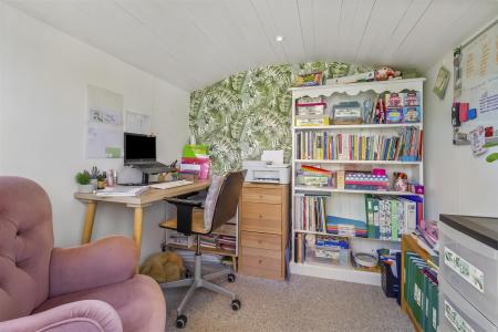 7 Chancton View Road-023.JPG