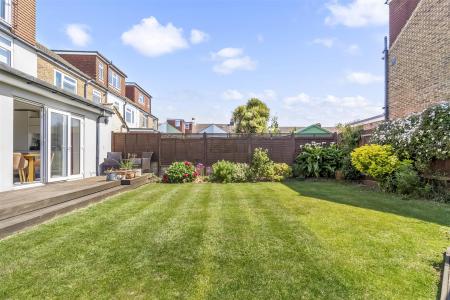 7 Chancton View Road-024.JPG