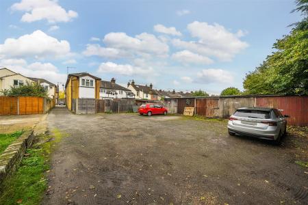 New Road - Parking area.jpg