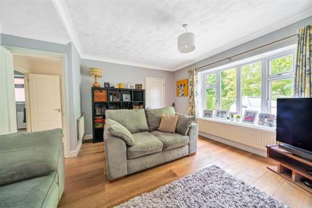 Dulwich Way - Lounge (2).jpg