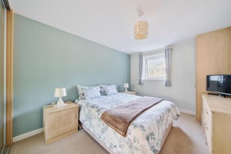 Southam Mews - Bed 1.jpg