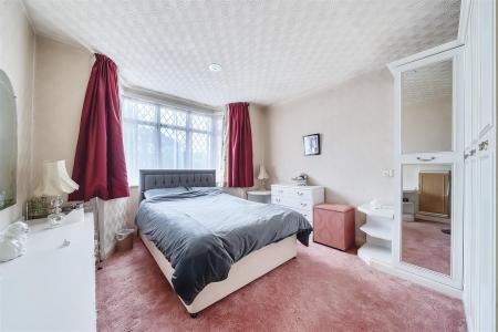 Sherborne Way - Bed a.jpg