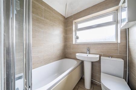 Barton Way - Bathroom 1.jpg