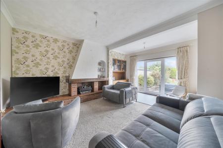 Elm Avenue - Lounge 1.jpg