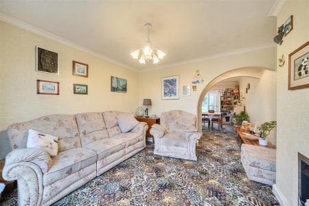 Baldwins Lane - Lounge 1.jpg