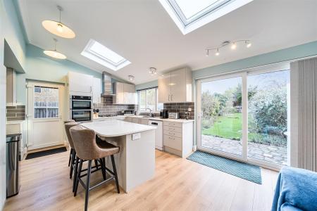 Baldwins Lane - Kitchen Breakfast Room.jpg