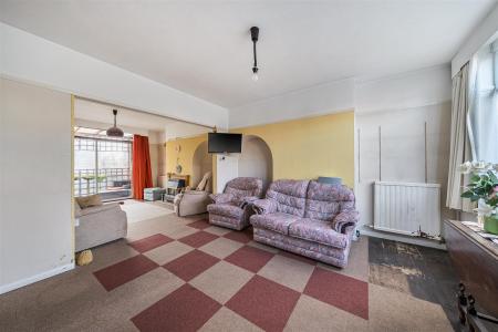 Durrants Drive - Through Lounge 2.jpg