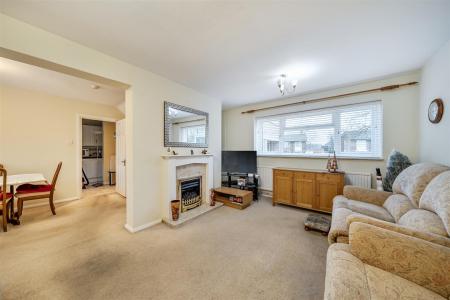 Grove Crescent - Lounge Diner.jpg