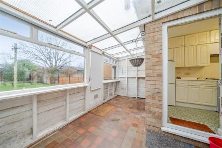 Barton Way - Conservatory.jpg