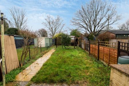 Barton Way - Garden 1.jpg