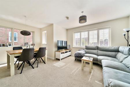 St Mawes Close - Lounge Diner 3.jpg