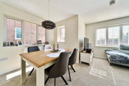 St Mawes Close - Diner a.jpg