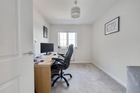 St Mawes Close - Bed 2a.jpg